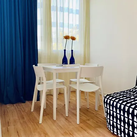 Front Hotel apartamentowy Bardolino